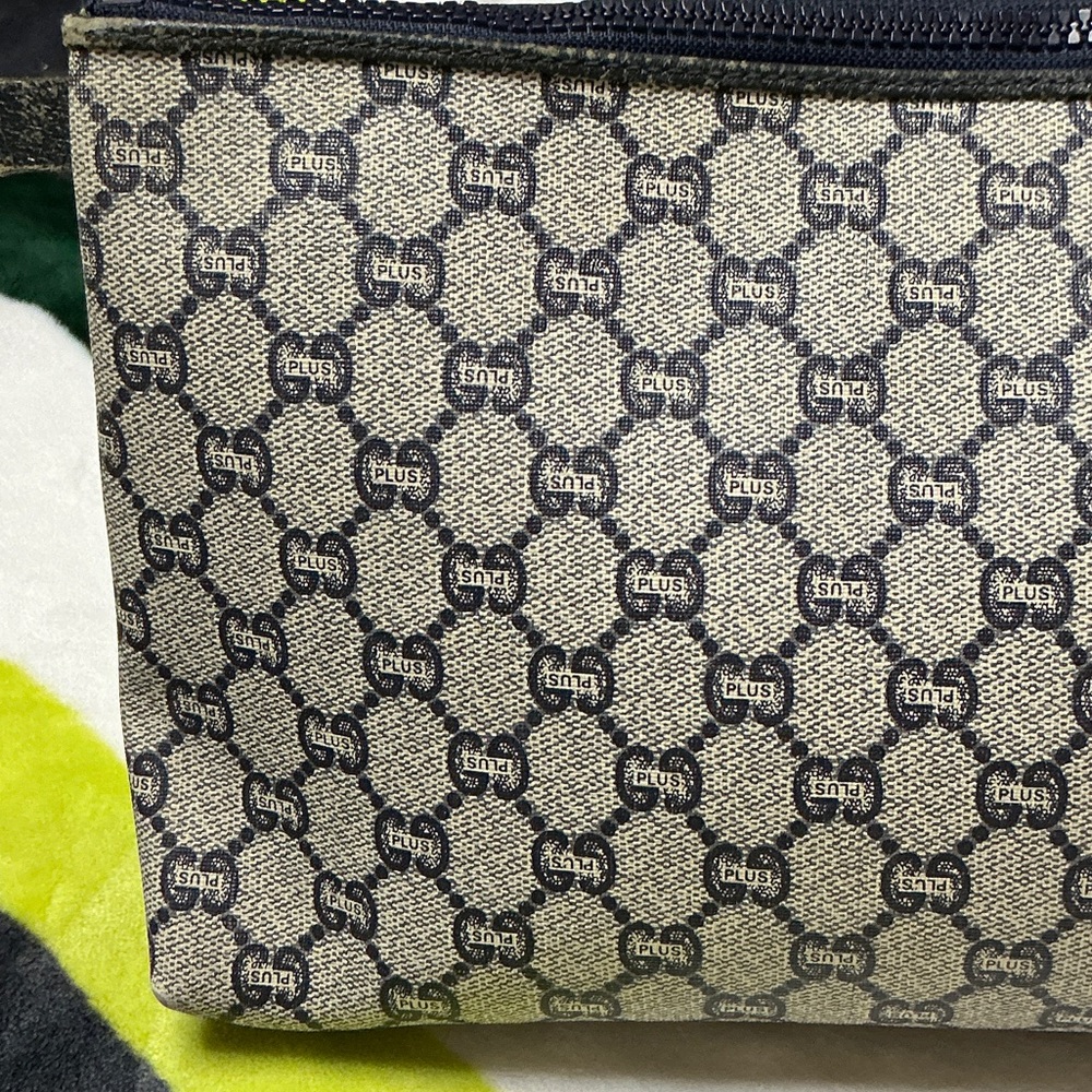 Rare Gucci Plus Beige and Blue Signature Pouch/Clutch - Picture 7 of 15